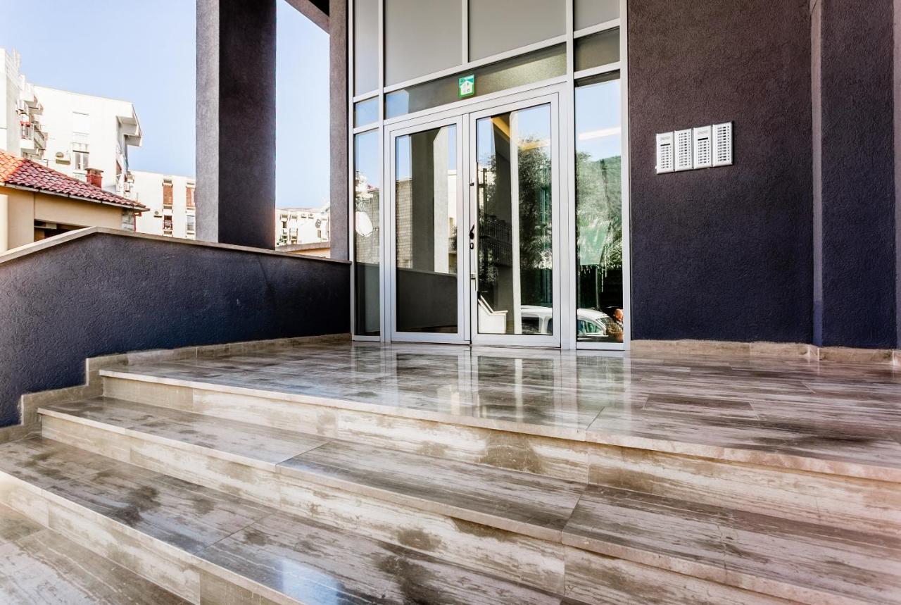 Apartments Lora 13.Jula, 15 Budva Exterior foto